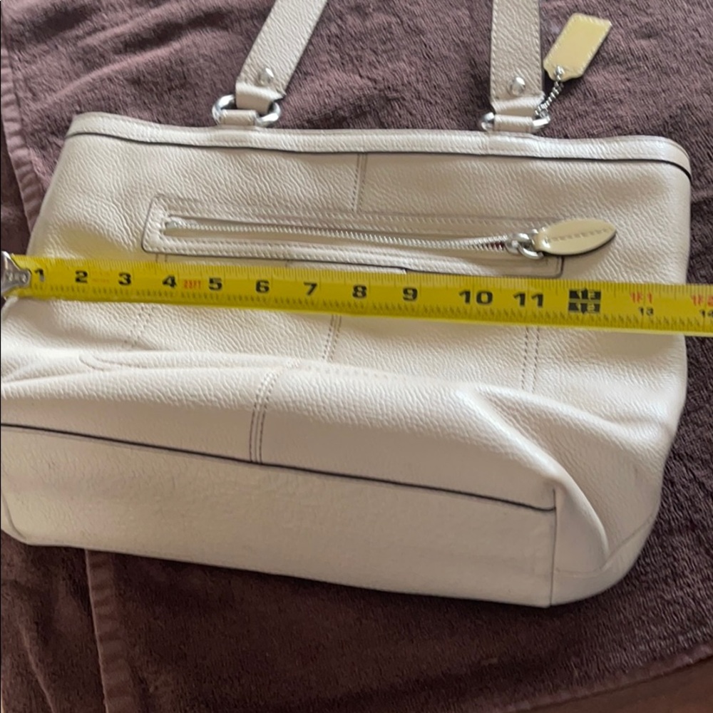 Cream Leather Coach Handbag - Picture 7 of 8